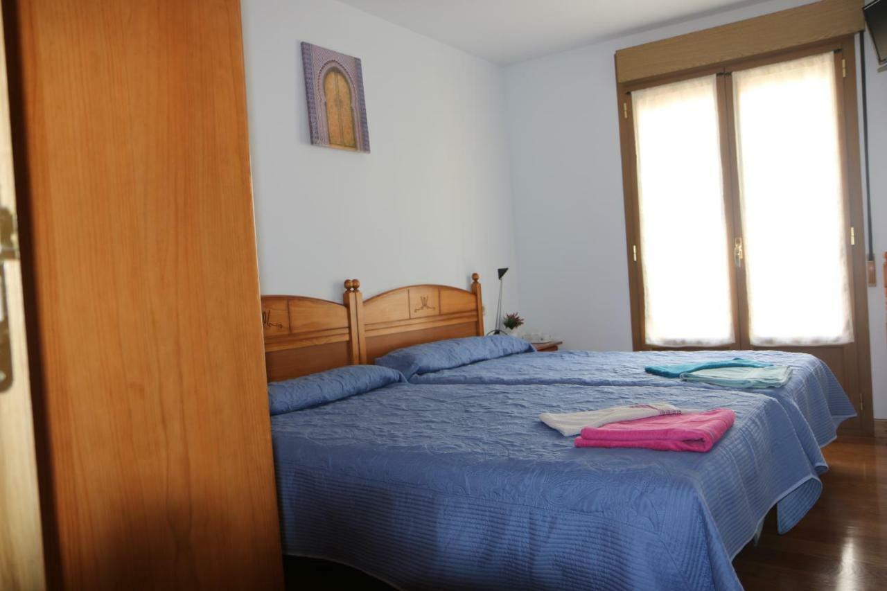 Hostal La Plaza Puente la Reina Eksteriør billede