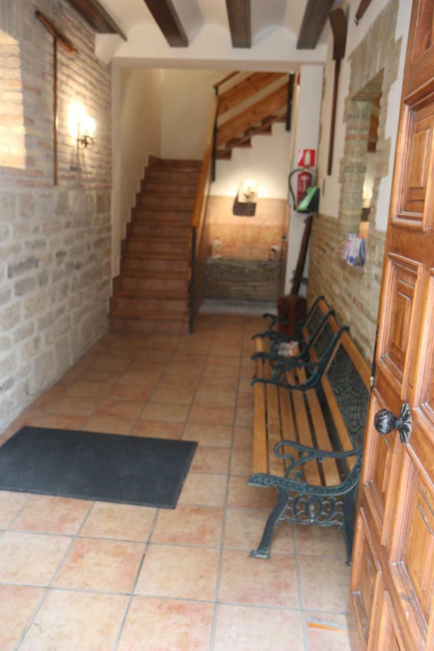 Hostal La Plaza Puente la Reina Eksteriør billede